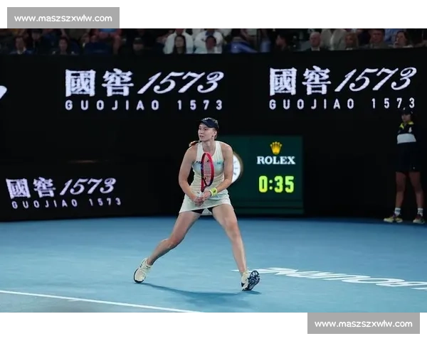 巅峰对决:女子羽毛球赛场上的速度与技巧较量 巅峰对决:女子羽毛球赛场上的速度与技巧较量